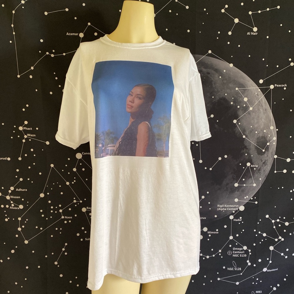Jhene Aiko graphic tee. - Picture 2 of 4